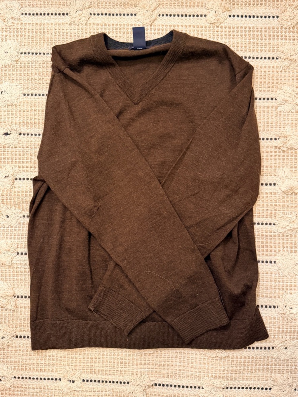 GAP Men's V-Neck Sweater in Brown 100% merino wool